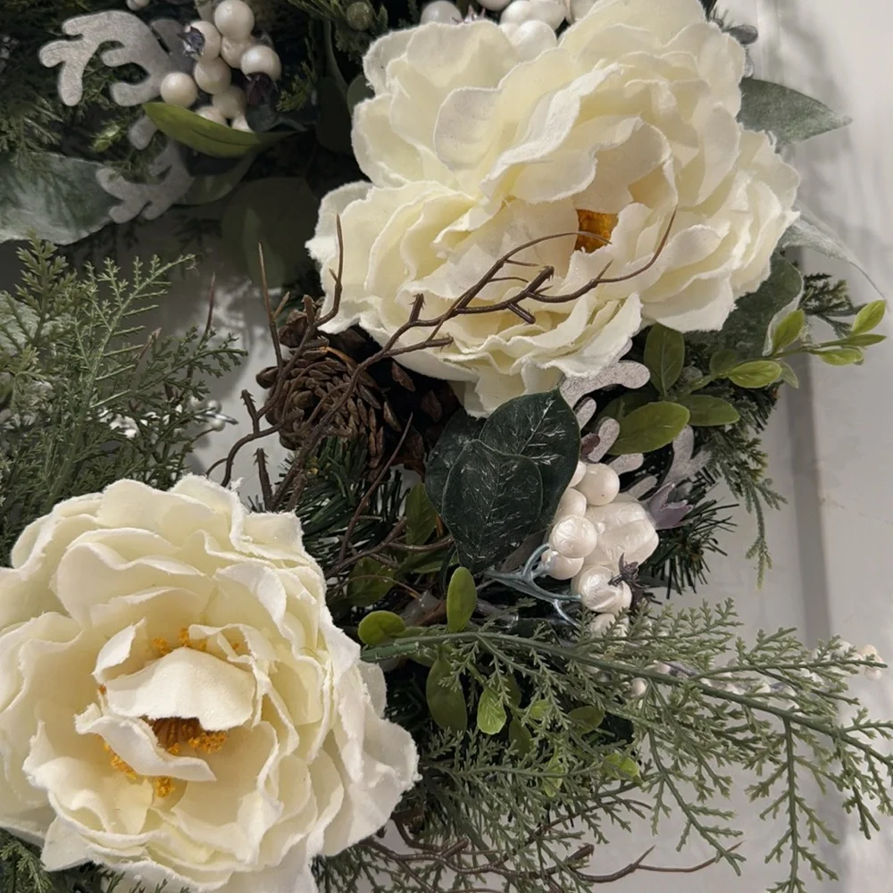 NWT Hand Crafted Winter 12” Wreath White, Silver & Green Pine Cones & Berries
